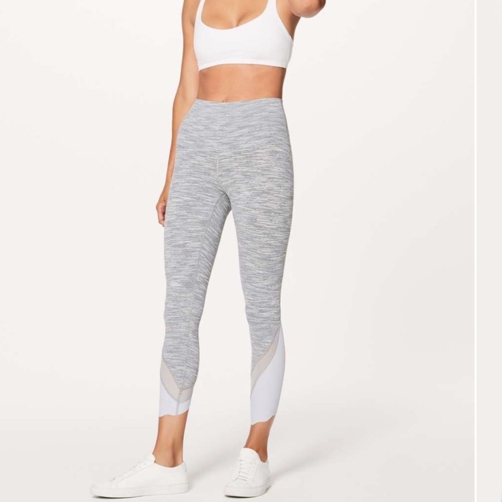 Lululemon Wunder Under Crop‎ II Scallop 23" Wee Are From Space Silver Spoon